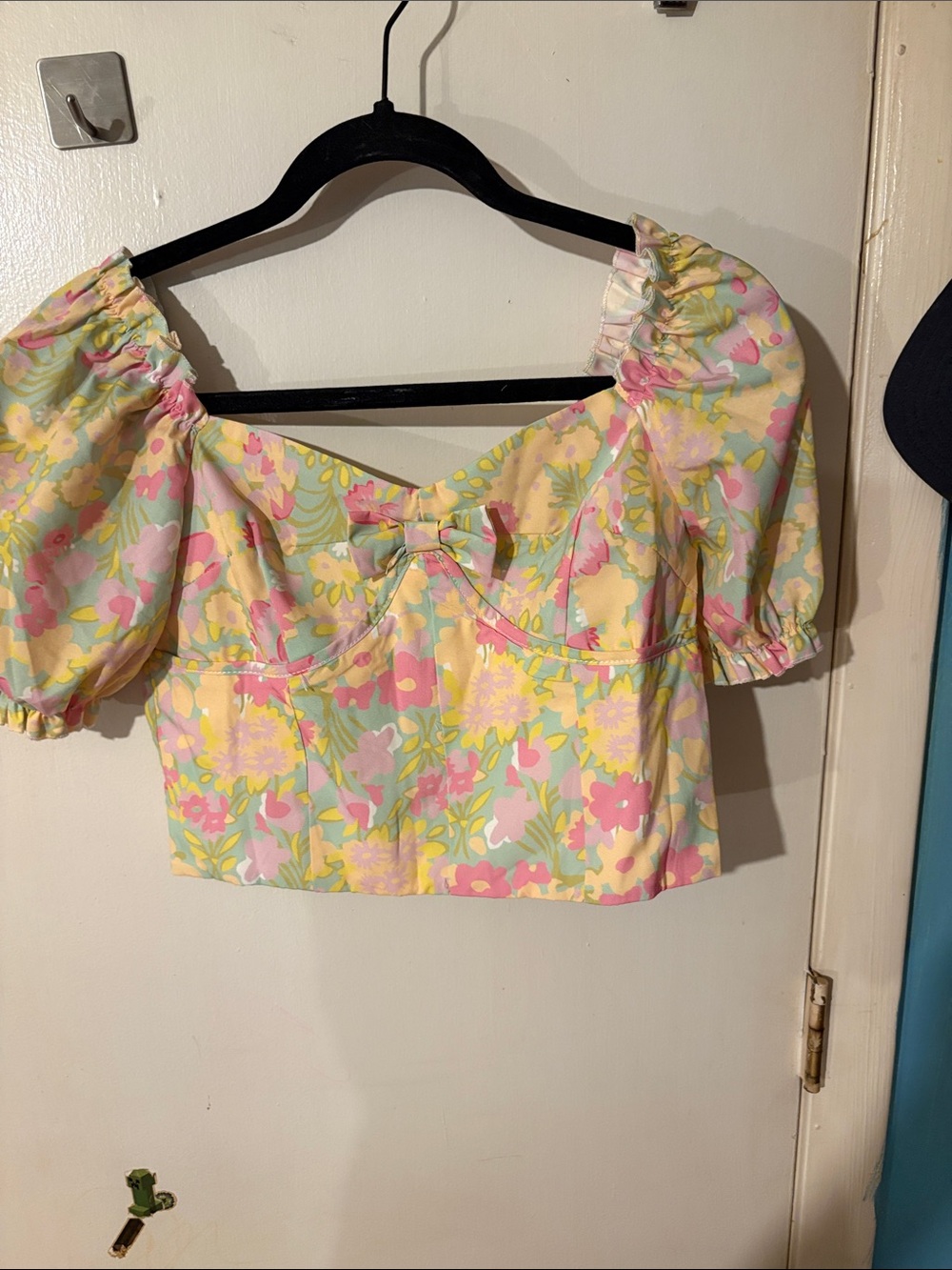 Pastel Floral Puff-Sleeve Crop Top in Yellow and Pink